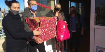 Δωρεά Γραφικής  Ύλης, Αντισηπτικών και Μασκών από τον Δήμαρχο Θηβαίων στο Κέντρο ΑΜΕΑ Θήβας