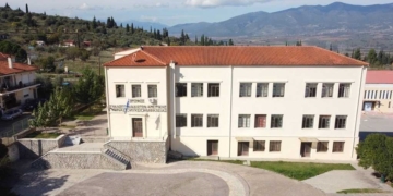 Κλειστά σχολεία, μπαρ και εστίαση έως τις 7 Ιανουαρίου