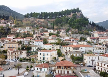 Συνελήφθησαν δύο ανήλικοι για κλοπή στην Άμφισσα