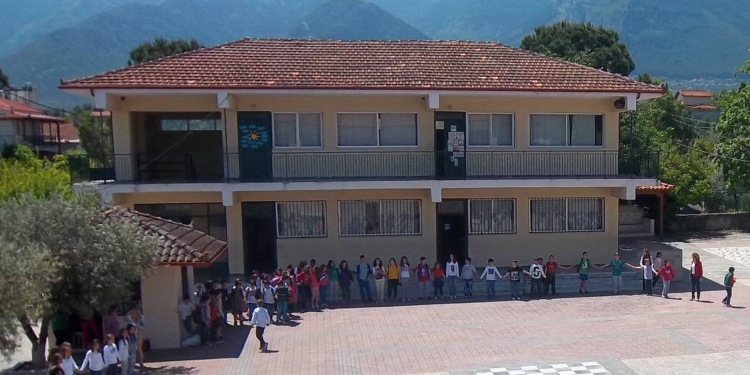 dimotiko tithoreas_iparnassos