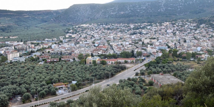 Σύλληψη στην Άμφισσα για ρύπανση και παράνομη επέμβαση σε αρχαιολογικό χώρο