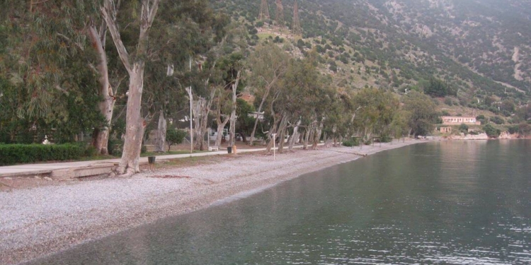 paralia distomou_iparnassos