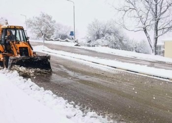 Με αλυσίδες η κίνηση σε όλο το οδικό δίκτυο στη Βοιωτία