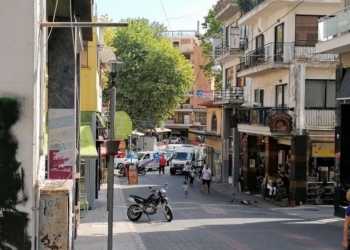 Ανήλικη “ξάφριζε” σούπερ μάρκετ στη Λαμία!