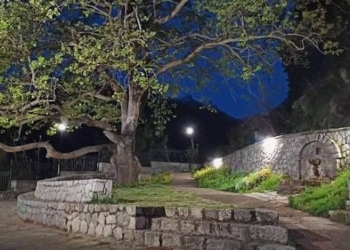 Ολοκληρώθηκε ο φωτισμός του “Πλατανάκου” στην Τιθορέα