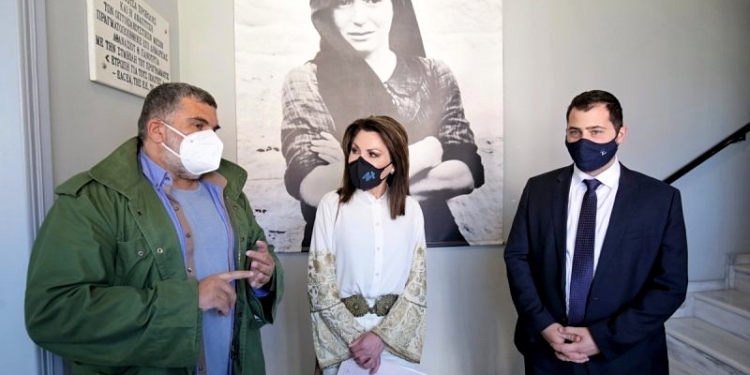 Σε Αράχωβα και Δίστομο Αγγελοπούλου και Σπανός