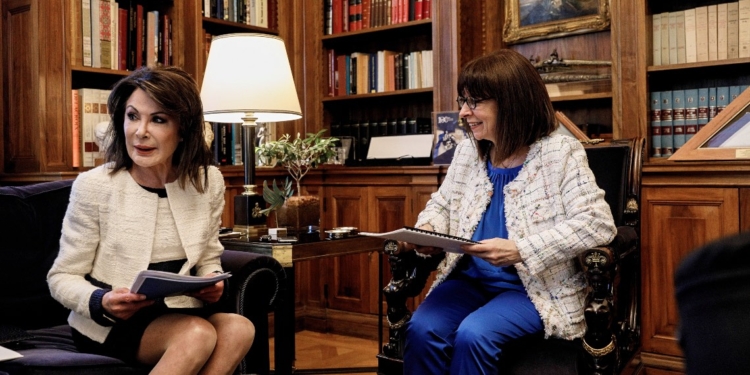 Στην Άμφισσα Πρόεδρος της Δημοκρατίας και Γ. Αγγελοπούλου