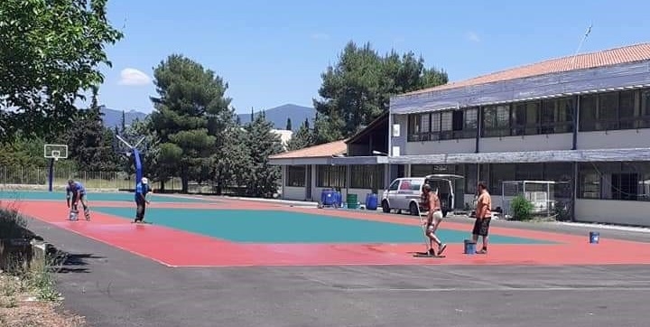 Διαμόρφωσης του αύλειου χώρου Γυμνασίου – Λυκείου Κάτω Τιθορέας.