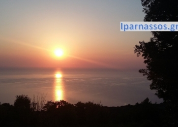 kalokairi_iparnassos
