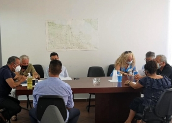 Τι είπαν με Σταϊκούρα στο Δήμο Λοκρών για τα “κόκκινα σπίτια” στη Μαλεσίνα