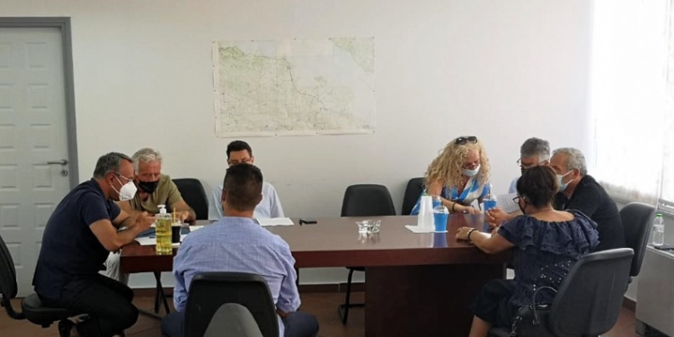 Τι είπαν με Σταϊκούρα στο Δήμο Λοκρών για τα “κόκκινα σπίτια” στη Μαλεσίνα