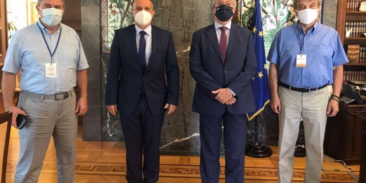 Ο Πρόεδρος και ο Αντιπρόεδρος Κοινότητας Αμφίκλειας στον Πρόεδρο της Βουλής