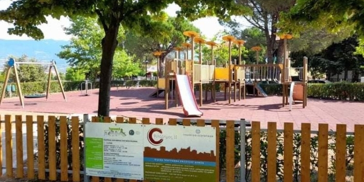 Αναβάθμιση τριών παιδικών χαρών του Δήμου Αμφίκλειας – Ελάτειας