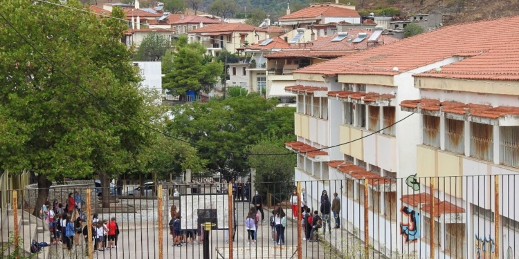 Πραγματοποιήθηκε ο αγιασμός και στο δημοτικό σχολείο του Διστόμου