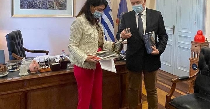 Αντιπροσωπεία του Δήμου Δελφών στην Κέρκυρα