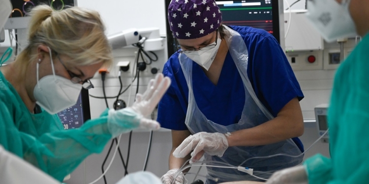 Ολοταχώς για ανοσία αγέλης και στη Στερεά. 1.551 κρούσματα!