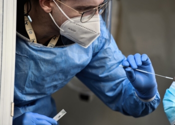 Δήμος πληρώνει μετά από διαγωνισμό το μοριακό τεστ με 27€!