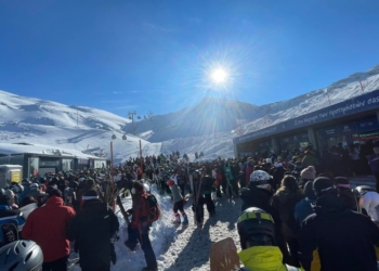 chionodromiko-kentro-parnassou_iparnassos