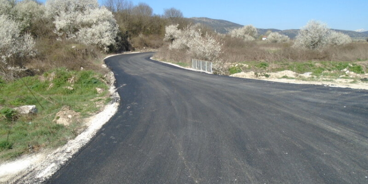 Νέα έργα αγροτικής οδοποιίας για το Δήμο Δελφών ύψους 493.000 ευρώ