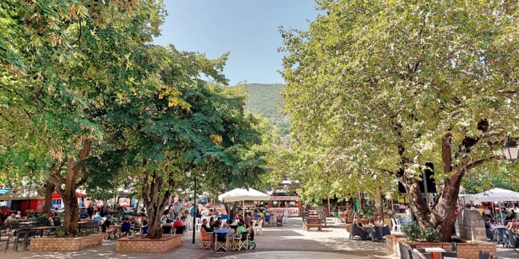 Ανοίγει απόψε το παζάρι της Αμφίκλειας