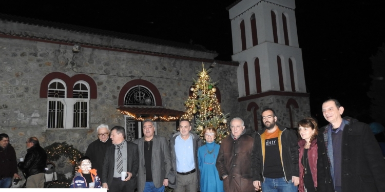Η φωταγώγηση του Χριστουγεννιάτικου δέντρου στους Τσουκαλάδες (Video)