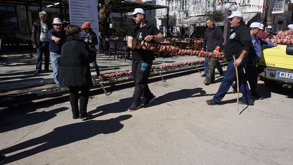 Αποκριές με κοντοσούβλι γίγας στην Αμφίκλεια