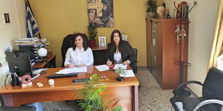 Υπογραφή σύμβασης για τη Συντήρηση Αγροτικής Οδοποιίας στο Δ. Αμφίκλειας-Ελάτειας