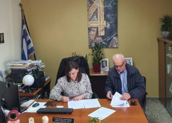 Υπογραφή σύμβασης για δύο έργα αθλητισμού στον Δήμο Αμφίκλειας – Ελάτειας