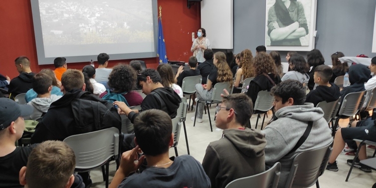 Δίστομο: Ένα μπουκέτο λουλούδια από τα νιάτα της Νίκαιας!