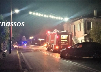 Αυτοκίνητο έπεσε σε μάντρα, στην Αγ. Παρασκευή του Δ. Αμφίκλειας Ελάτειας