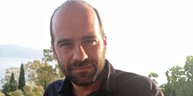 “Παρωχημένα τα “δεξιά” κι “αριστερά” καφενεία στην Τ.Α.!”