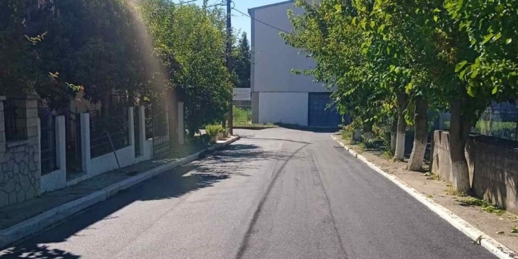 Ασφαλτοστρώσεις δρόμων στην Ελάτεια