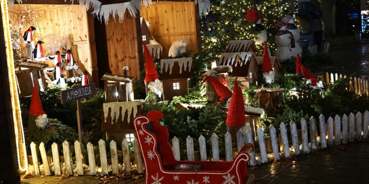 Αναβολή Ανάμματος Δέντρου στην Αμφίκλεια λόγω καιρικών συνθηκών