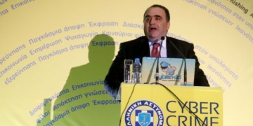 Ο Μανώλης Σφακιανάκης στο Πολιτιστικό Κέντρο Ορχομενού μιλά για το ασφαλές σερφάρισμα στο διαδίκτυο