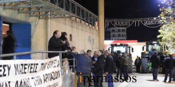 Οι μηχανές των τρακτερ ετοιμάζονται για το Κάστρο (Video)