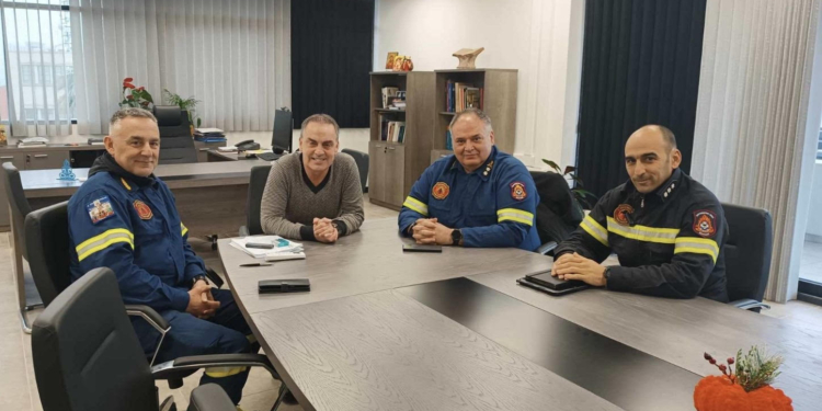Συνάντηση Δημάρχου Λεβαδέων με την ηγεσία της Πυροσβεστικής Υπηρεσίας Στερεάς Ελλάδας