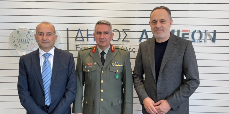 Συνάντηση Δημάρχου Λαμιέων Πανουργιά Παπαϊωάννου με τον νέο και τον απερχόμενο Διοικητή του ΚΕΥΠ