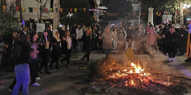 Σε ρυθμούς καρναβαλιού η Ελάτεια για τρείς ημέρες ΦΩΤΟ