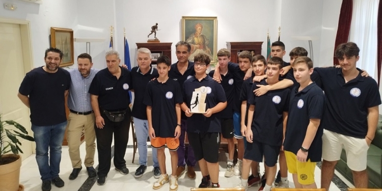 Τους Παμπαίδες του Γ.Α.Σ. Άμφισσας υποδέχτηκε ο Δήμαρχος Δελφών