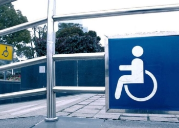 Ξεκινούν εργασίες κατασκευής ραμπών και wc ΑμεΑ σε σχολεία του Δήμου Δελφών 