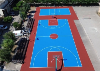 Νέες αναβαθμισμένες υποδομές στο προαύλιο του Γυμνασίου της Άμφισσας