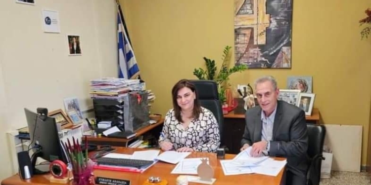 Σύμβαση για εγκατάσταση φωτοβολταϊκών πάρκων στον Δ. Αμφίκλειας – Ελάτειας