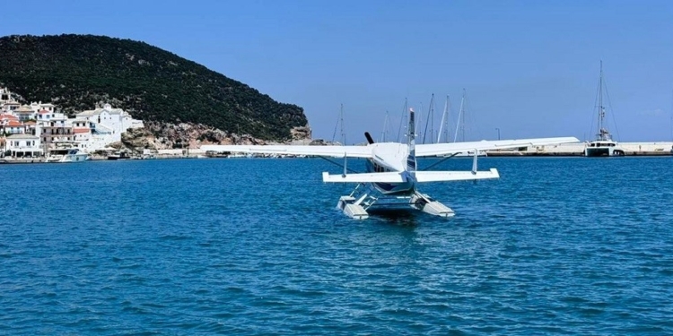 Υδροπλάνα πάνω από τις Σποράδες και τη Σκύρο για τις παρθενικές τους πτήσεις!
