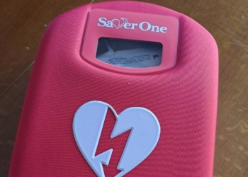 Ευχαριστίες για προσφορά ενός απινιδωτή από τον Λαογραφικό Αμφίκλειας