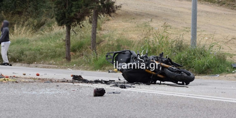 Τραγωδία με νέο άνθρωπο να χάνει τη ζωή του σε τροχαίο λίγο έξω από τη Λαμία 