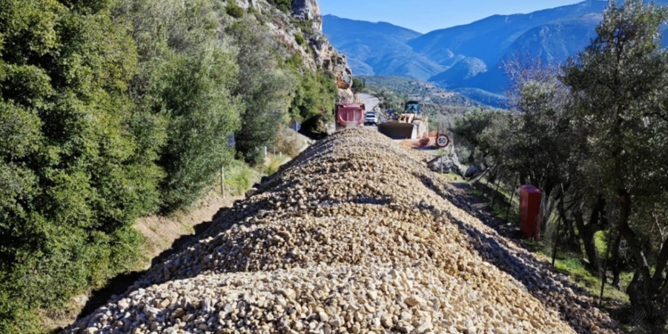 Άμεσες παρεμβάσεις για την αντιμετώπιση των βραχοπτώσεων στην περιοχή των Δελφών