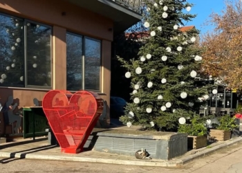 Κόκκινες καρδιές ανακύκλωσης τοποθετήθηκαν στον Δήμο Αμφίκλειας – Ελάτειας