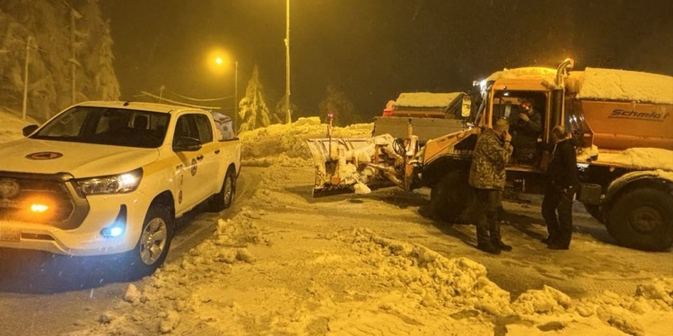 Συνεχίζονται οι επιχειρήσεις για την αποκατάσταση των προβλημάτων από το χιονιά