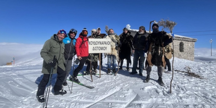 Στην κορυφή του κατάλευκου Παρνασσού, οι περίφημοι ” Κουδουναραίοι Διστόμου”