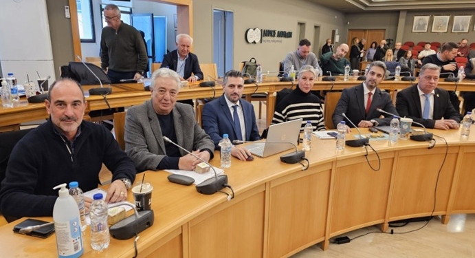 Ενωτική Περιφερειακή Κίνηση: Περιφερειάρχης με δίπλωμα… «φωτογράφου»